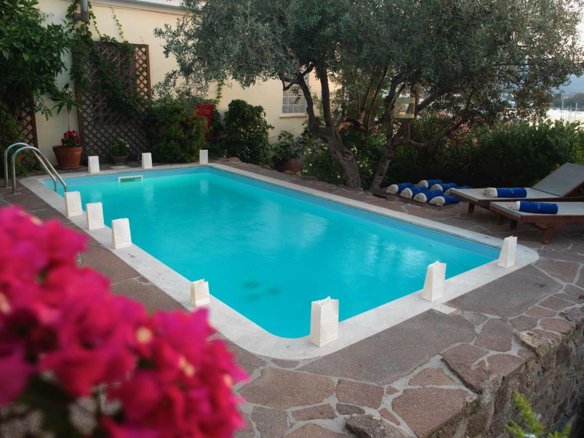 Anemone Residence Poros Town Luaran gambar